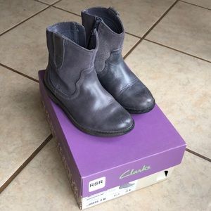 Clarks slate grey leather boots toddler size US 9